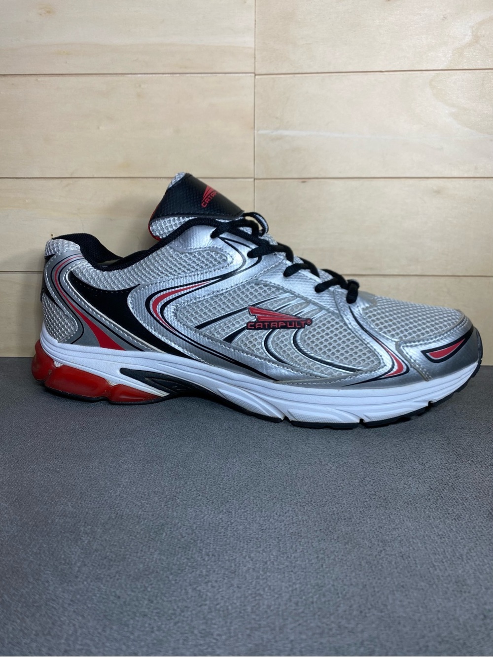 Catapult Blake Sneakers Silver Red Black Men's Size 10 Shoes Leather Mesh